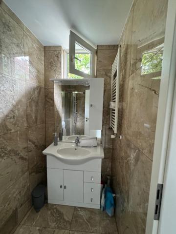 Cozy Flat Near Tivoli Park With Free Parking Lägenhet Ljubljana Exteriör bild